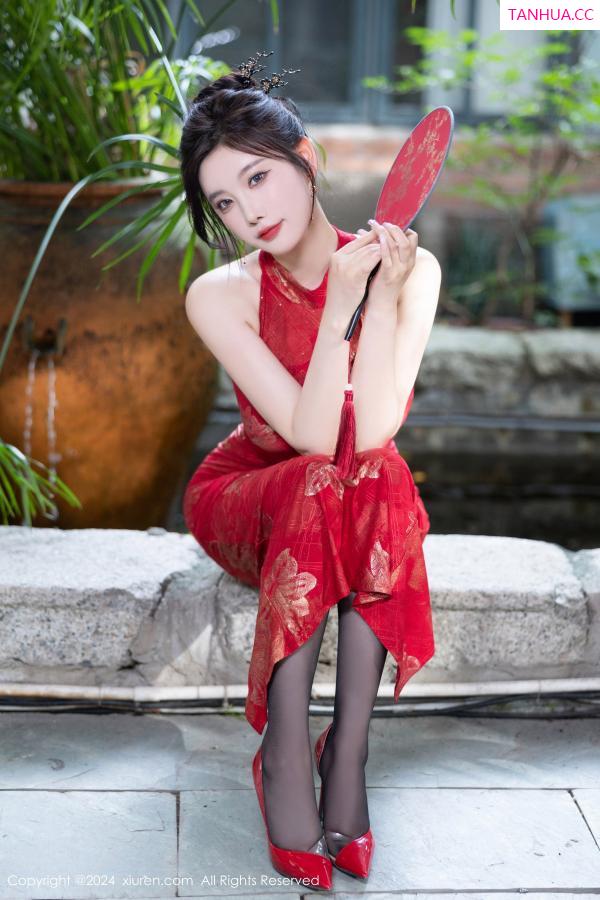 杨晨晨 sugar小甜心CC [XiuRen]高清写真图 2024.08.09 No.8996 杨晨晨Yome 黑丝美腿第23张图片